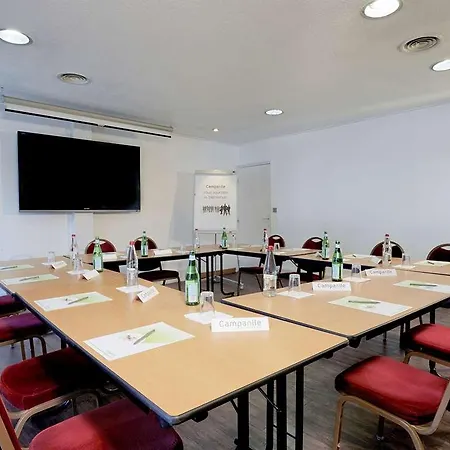 Campanile Ferrand - Le Brezet Hotel