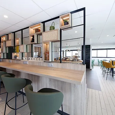 Hotel Campanile Ferrand - Le Brezet