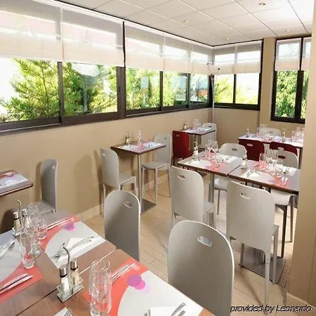 호텔 Campanile Nature - Ferrand Le Brezet 3*
