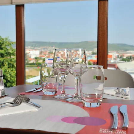 Campanile NATURE - Clermont Ferrand Le Brezet Clermont-Ferrand