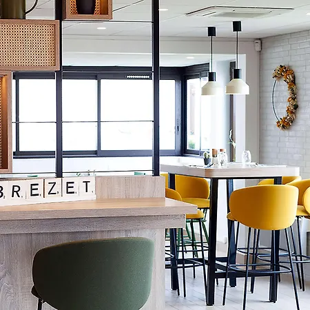 Hotel Campanile NATURE - Clermont Ferrand Le Brezet