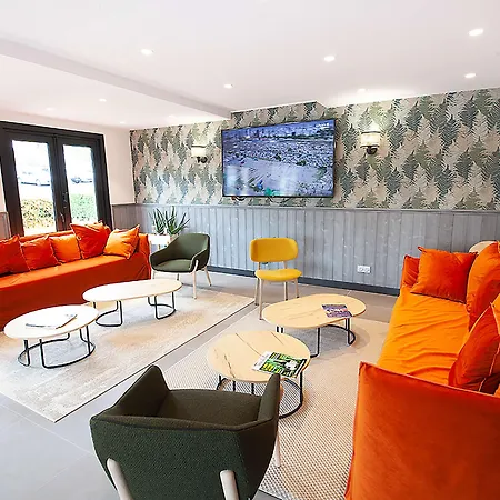 Hotel Campanile NATURE - Clermont Ferrand Le Brezet