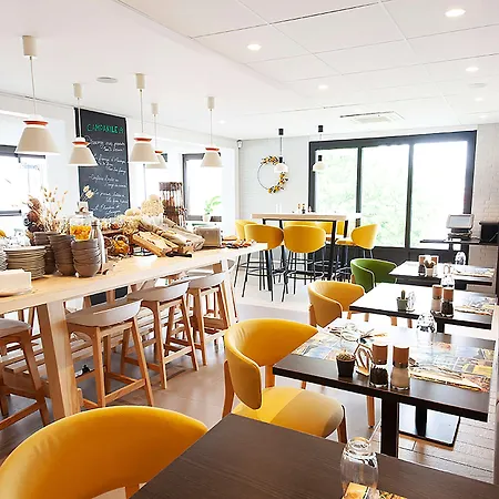 Campanile Nature - Ferrand Le Brezet 3*