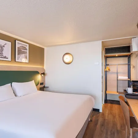 Campanile Nature - Ferrand Le Brezet 3*