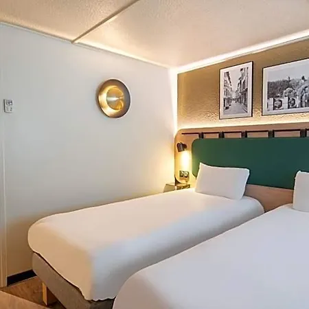 Hotel Campanile Nature - Ferrand Le Brezet 3*