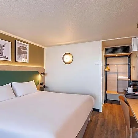 Campanile Nature - Ferrand Le Brezet Hotel 3*