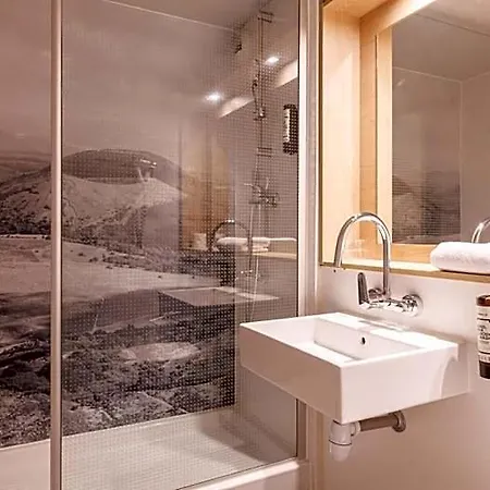 Hotel Campanile Nature - Ferrand Le Brezet