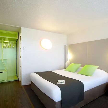 Hotel Campanile Nature - Ferrand Le Brezet 3*