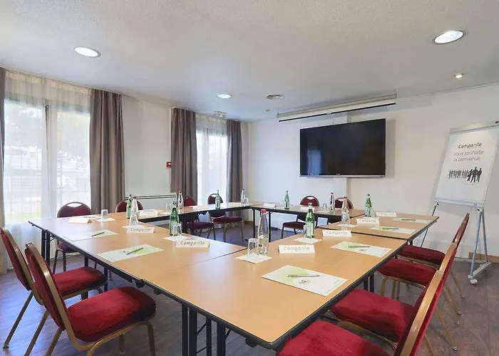 Hotell Campanile Nature - Ferrand Le Brezet 3*