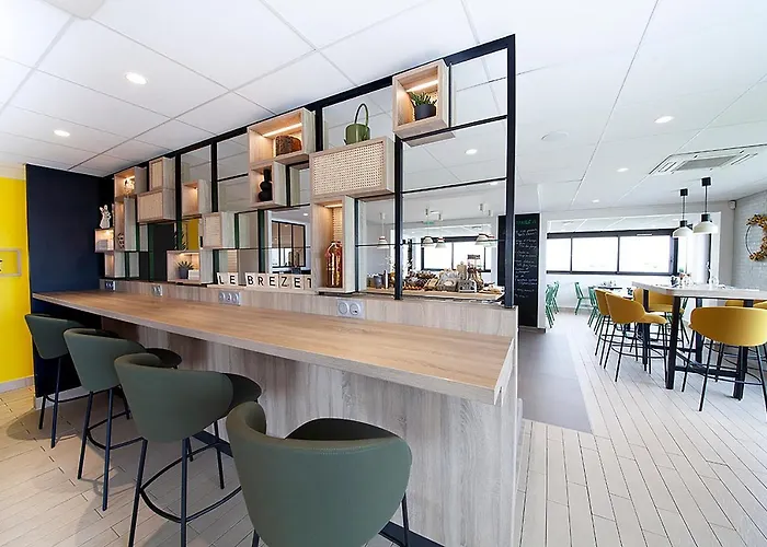 Hotell Campanile Nature - Ferrand Le Brezet