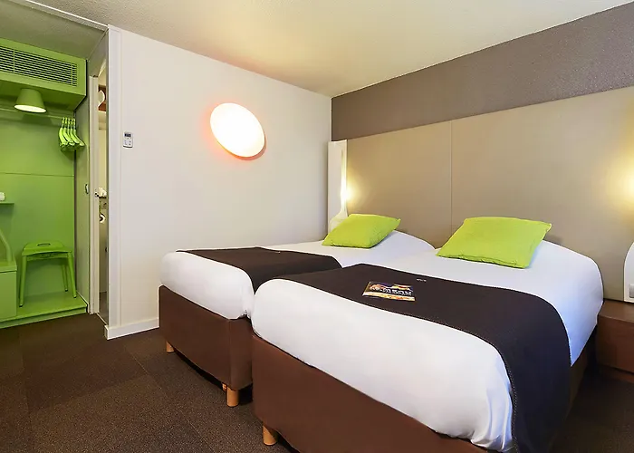 Отель Campanile Nature - Ferrand Le Brezet 3*