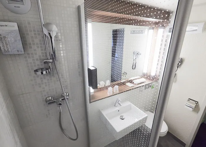 Отель Campanile Nature - Ferrand Le Brezet 3*
