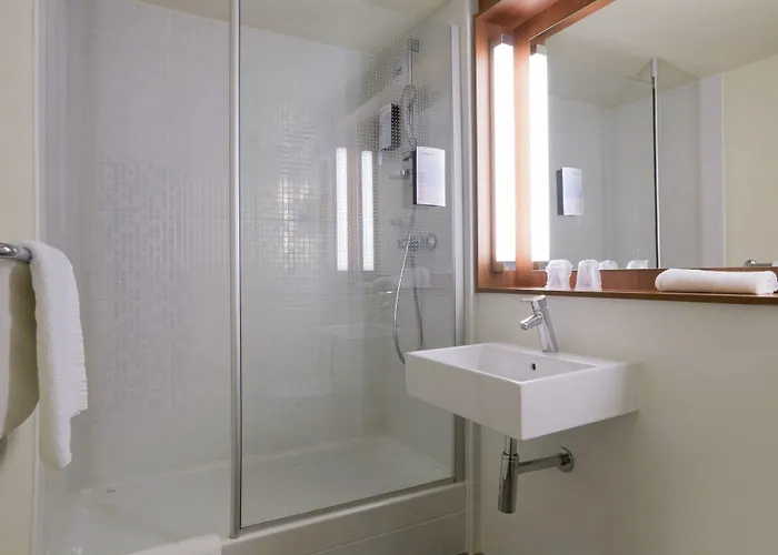 Hotell Campanile Nature - Ferrand Le Brezet 3*