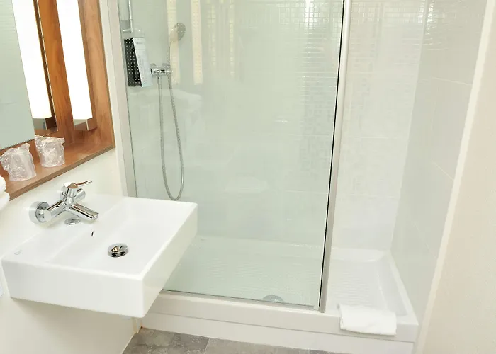 Campanile Nature - Ferrand Le Brezet Hotell 3*