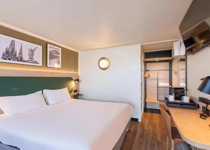 Campanile Nature - Ferrand Le Brezet 3*