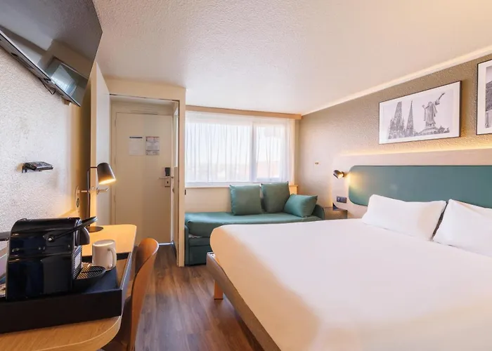 Campanile Nature - Ferrand Le Brezet Отель