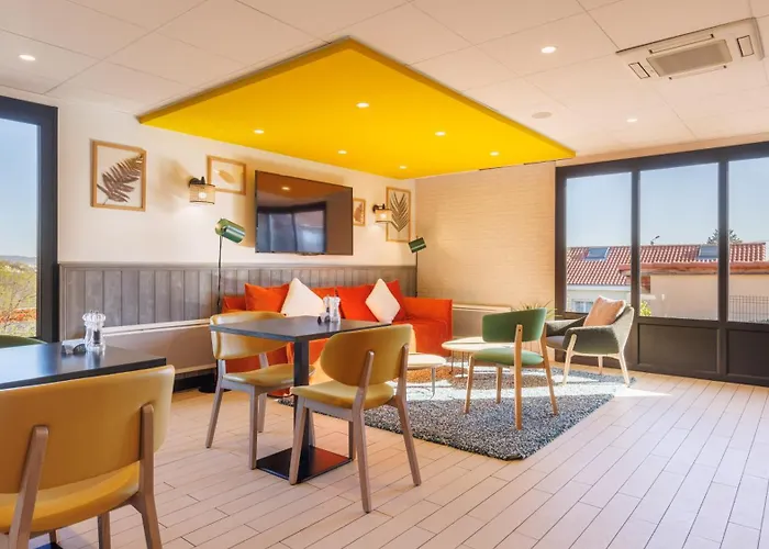 Отель Campanile Nature - Ferrand Le Brezet Клермон-Ферран