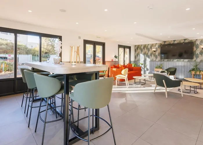 Campanile Nature - Ferrand Le Brezet Отель Клермон-Ферран