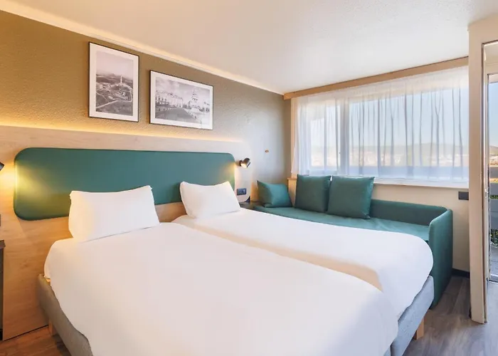 Campanile Nature - Ferrand Le Brezet Отель 3*