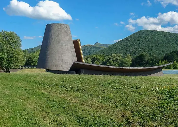 Campanile Nature - Ferrand Le Brezet Отель Клермон-Ферран