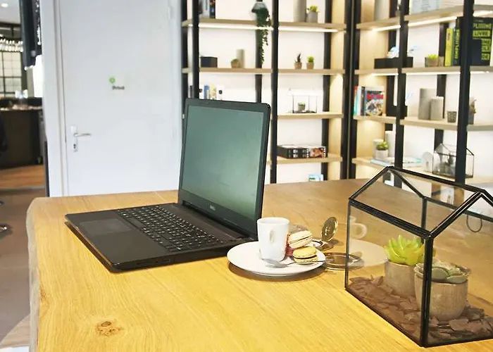 Campanile Nature - Ferrand Le Brezet Отель